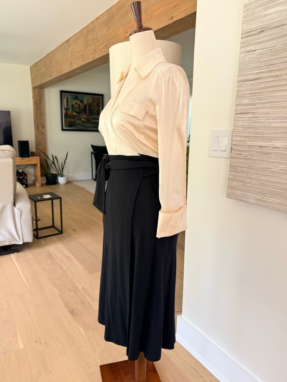 Diane Von Furstenberg Black Wrap Midi Dress with Self-Tie size 6 - Picture 9 of 13